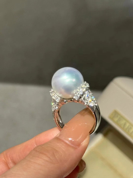 Australian South Sea Pearl and Diamond Ring(澳白钻石戒指)
