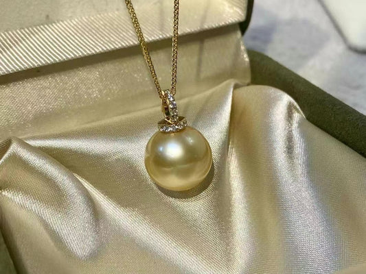 （South Sea Golden Pearl Pacifier Pendant）南洋金珠奶嘴吊坠