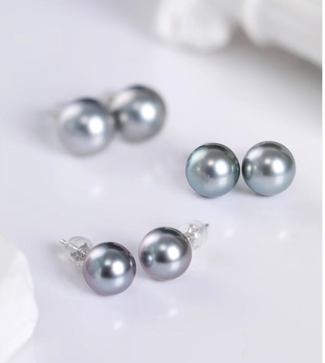 Tahitian Pearl Stud Earrings（大溪地珍珠耳钉）
