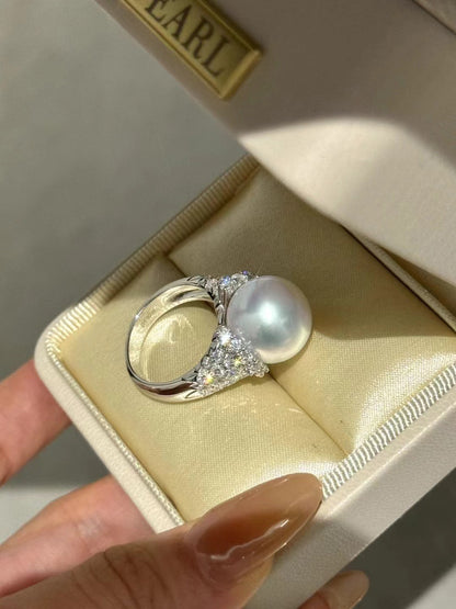 Australian South Sea Pearl and Diamond Ring（澳白钻石戒指）