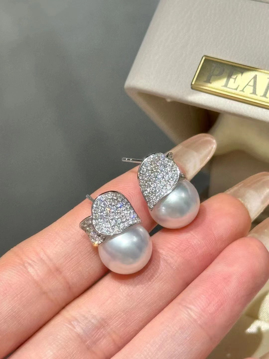 "Venus" Australian White Pearl Stud Earrings（澳白“维纳斯‘’珍珠耳钉）