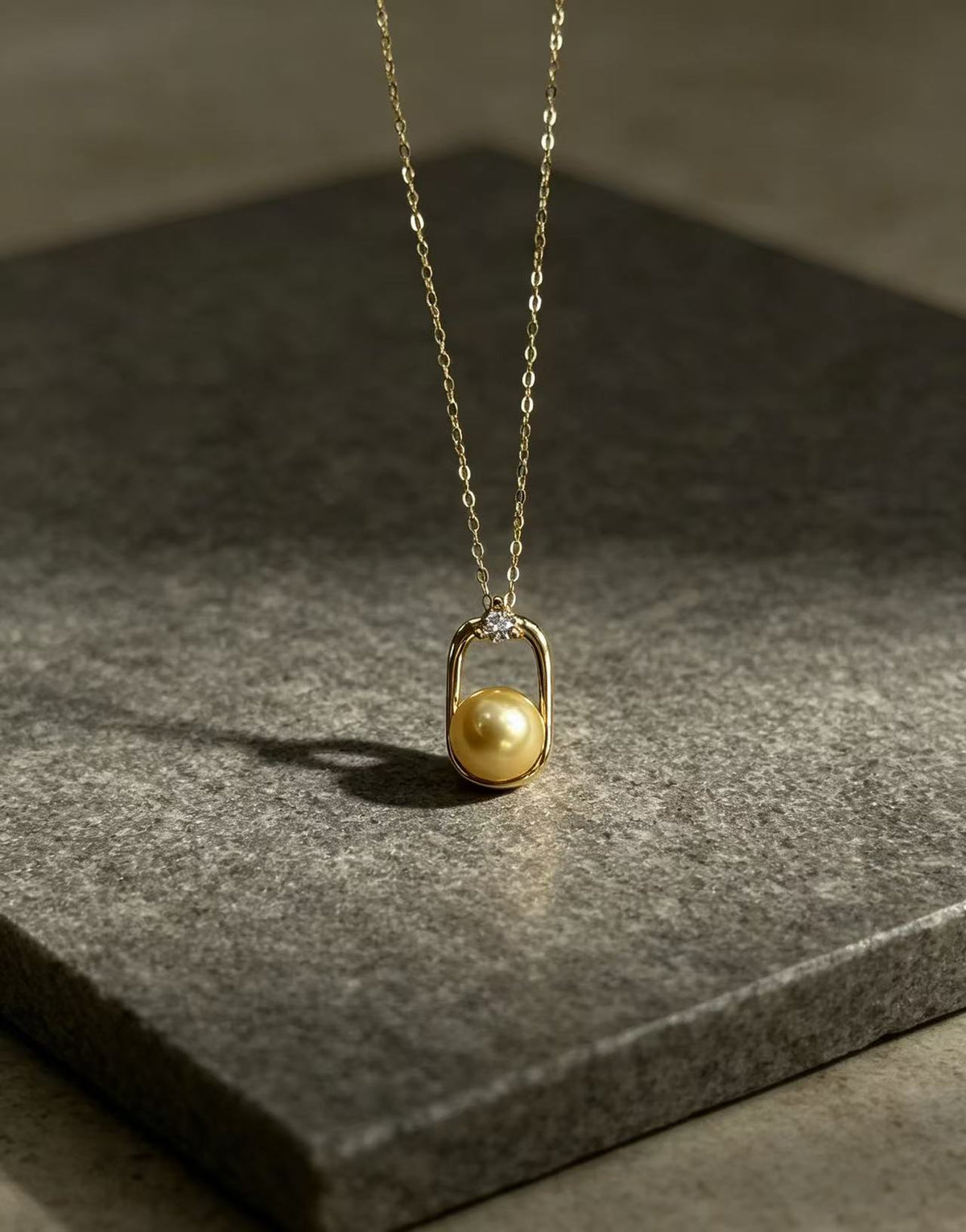 "Gate of Happiness" Gold Bead Pendant（幸福之门金珠吊坠）